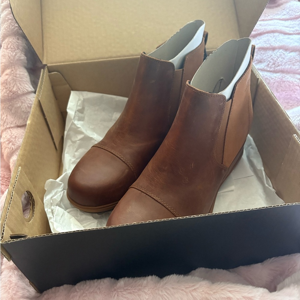 Sorel Evie Pull-on ankle booties